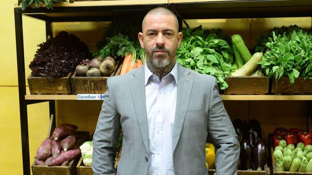 Henrique Fogaça reage após críticas por foto com freiras: 'Moralistas, aqui não'