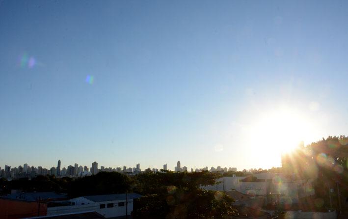 Tempo fica nublado e baixa umidade do ar em MS