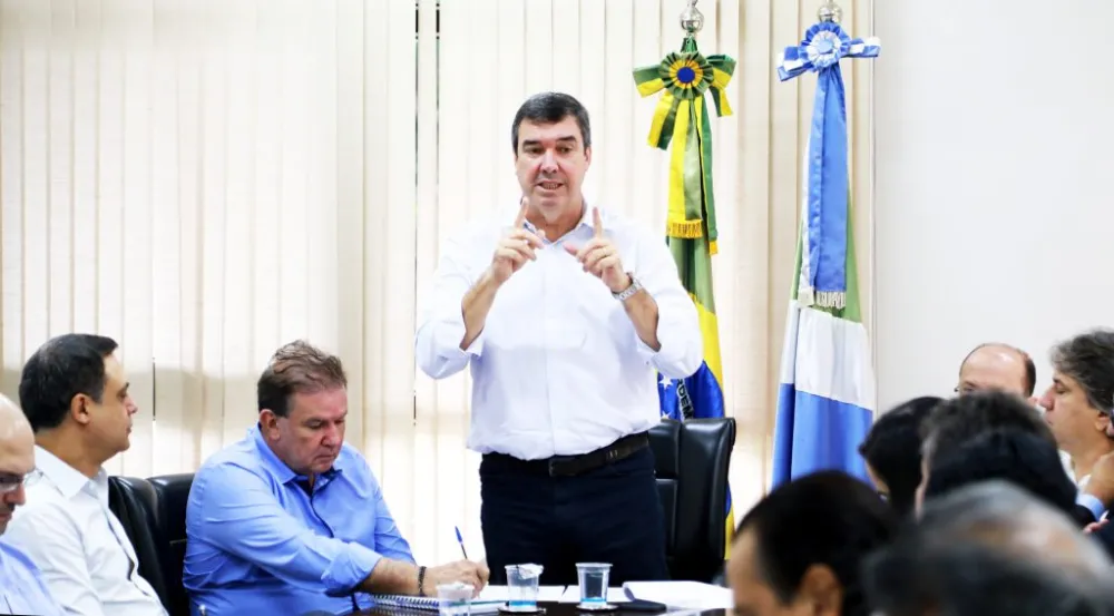 Secretários candidatos devem sair até dezembro e criar espaço para novo grupo de Riedel