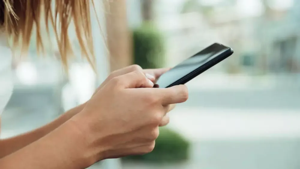 Governo de MS lança assistente de IA e emissão digital de documentos pelo celular