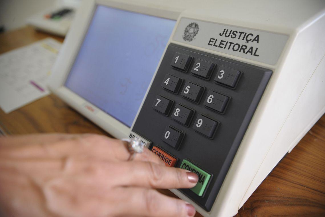 TSE vai comprar 180 mil urnas eletrônicas para pleito de 2020