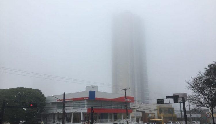 Neblina encobre céu da Capital e fecha Aeroporto Internacional