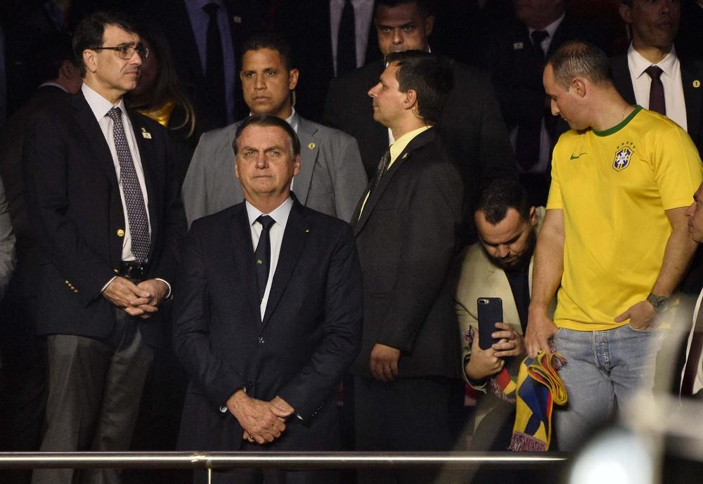 Bolsonaro quer entrar em campo na final da Copa América, e organização topa: 