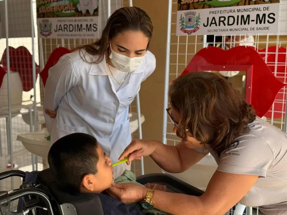 Secretaria de Saúde realiza ação educativa sobre higiene bucal na Pestalozzi de Jardim