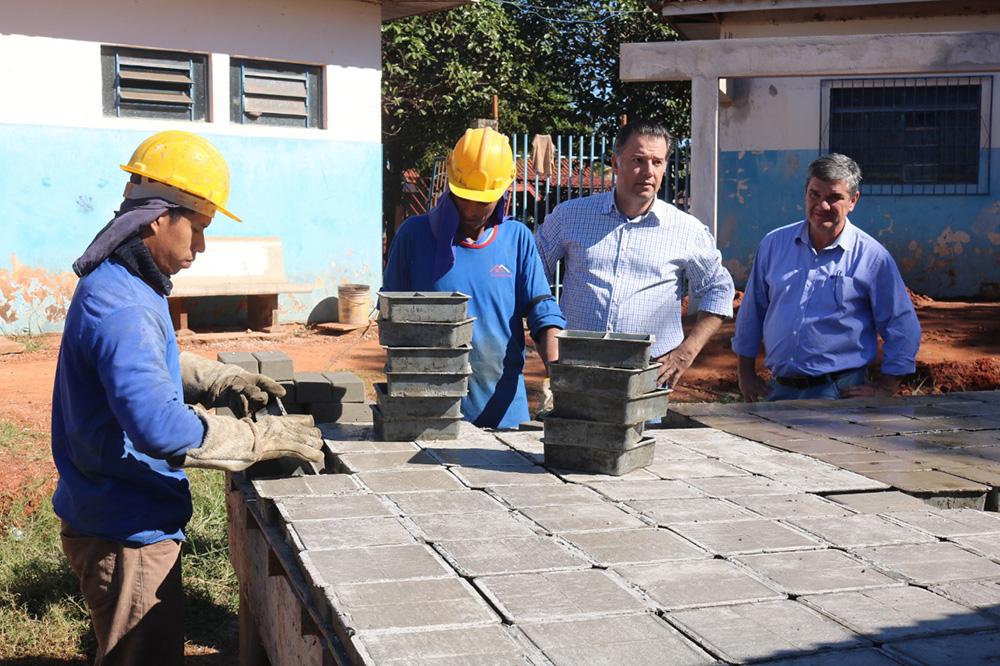 Prefeito Guilherme Monteiro, visita obra de reforma e ampliação da Escola Municipal Zeus Benevides