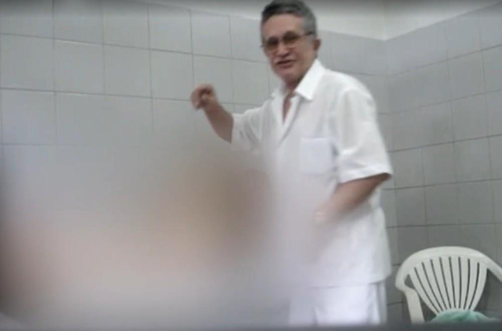 Prefeito médico suspeito de estupro é preso