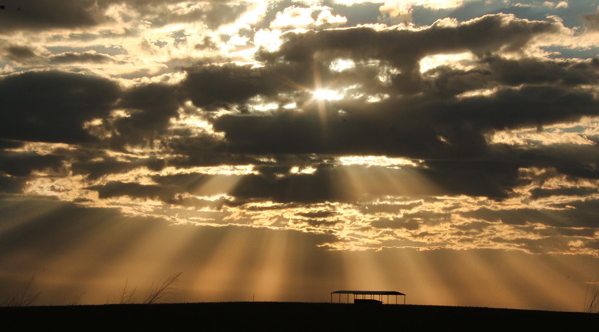 Semana começa com baixa umidade do ar e sol forte em MS