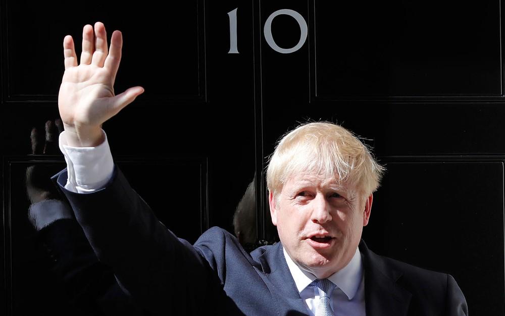 Boris Johnson monta governo cheio de radicais
