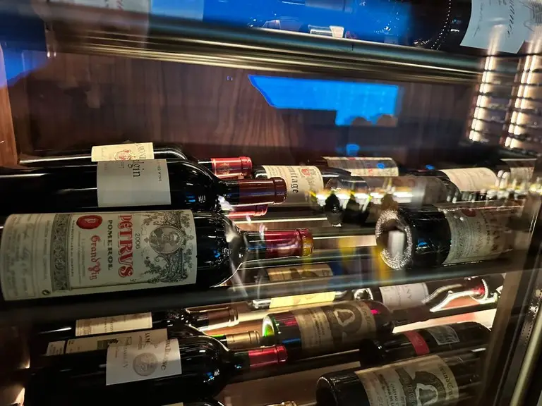 Dinheiro, jato, relógios e bebidas de luxo: o que a PF apreendeu no caso Master