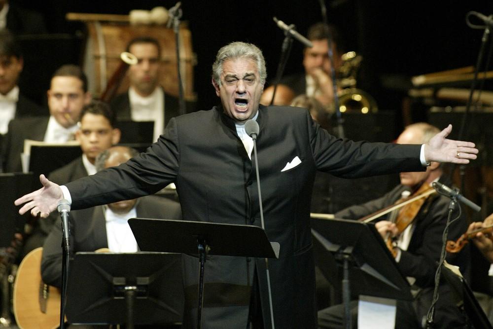 Ópera de Los Angeles investigará acusações de má conduta sexual contra Plácido Domingo