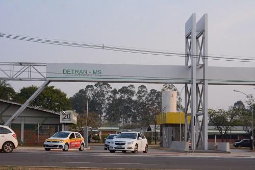 “Apagão” no Detran deixa de realizar 6 mil atendimentos
