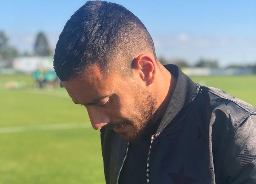 Símbolo da reconstrução, Alan Ruschel tem saída discreta da Chapecoense