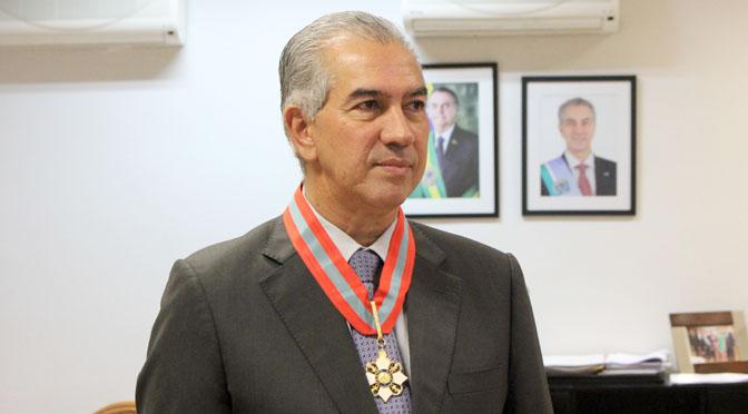 Reinaldo Azambuja recebe Medalha da Ordem do Mérito Naval
