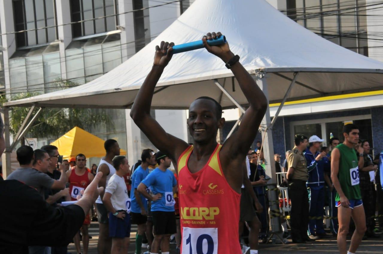 Corrida do Facho abre dia de festejos na Capital