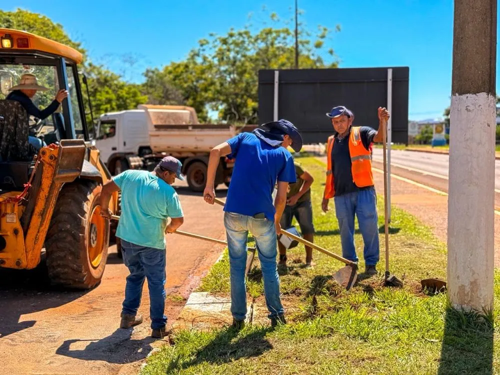 Prefeitura realiza limpeza de bueiros em pontos estratégicos de Jardim