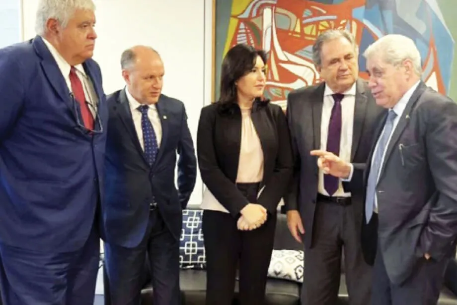 MDB de MS quer Simone longe e ministra pode deixar a sigla se desejo for concretizado