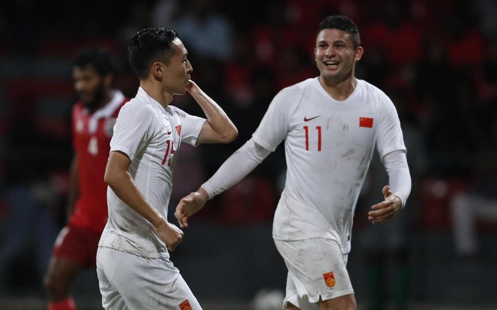 Elkeson tem grande estreia pela China e faz dois gols na goleada sobre Maldivas