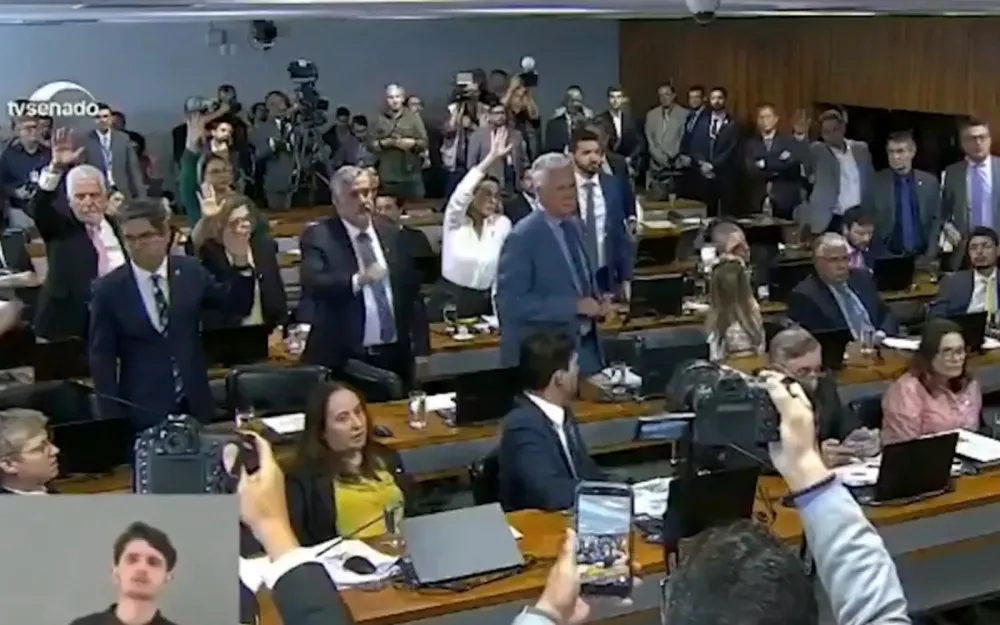 De olho no apoio de Lula, Soraya vota contra, mas CPMI aprova quebra de sigilo de Lulinha