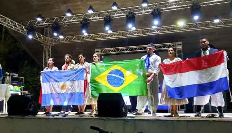 Praça do Rádio se transforma em salão e Campo Grande vira a Capital do Chamamé no feriadão