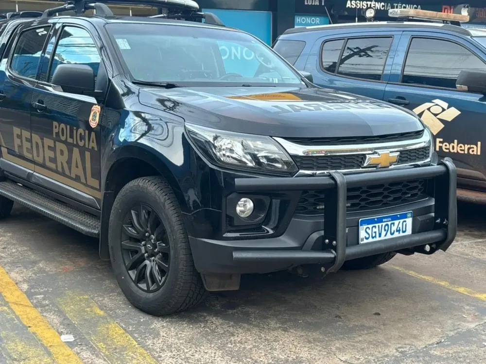 PF prende quatro em operação contra organização criminosa que contava com ajuda de agentes de segurança pública