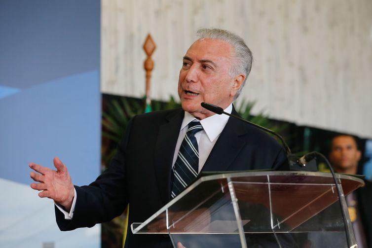 Juiz federal absolve Temer em caso de conversa com Joesley