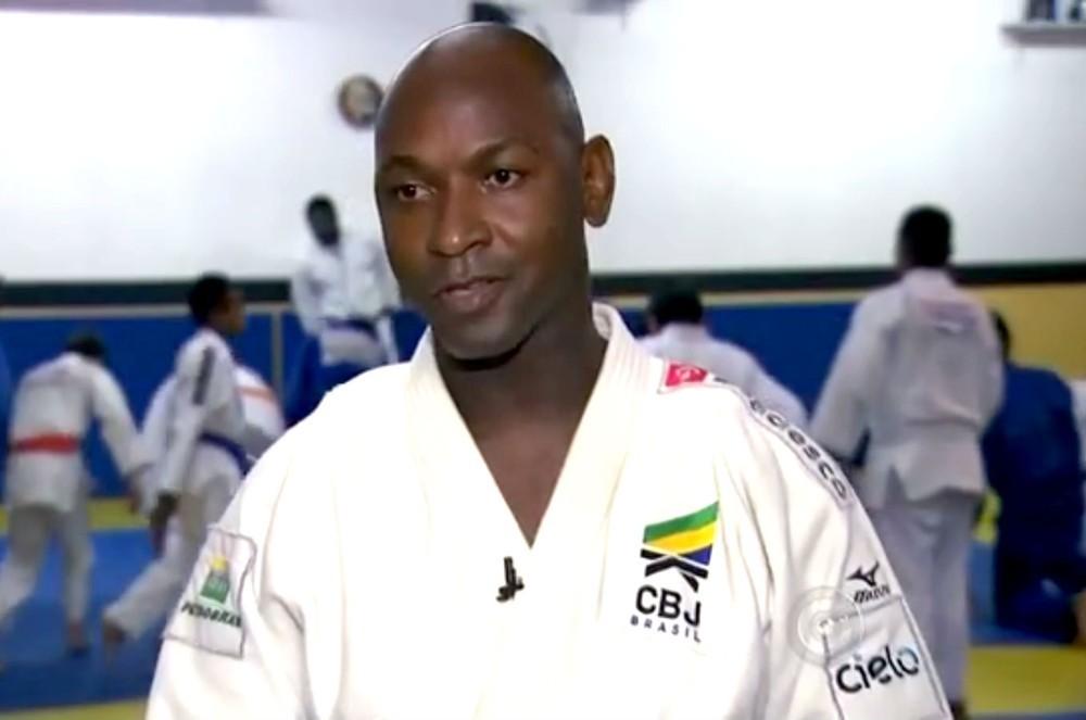 Ex-judoca olímpico morre baleado por colega da PM