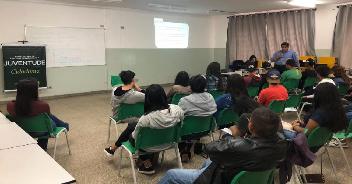 Governo capacita jovens para o mercado