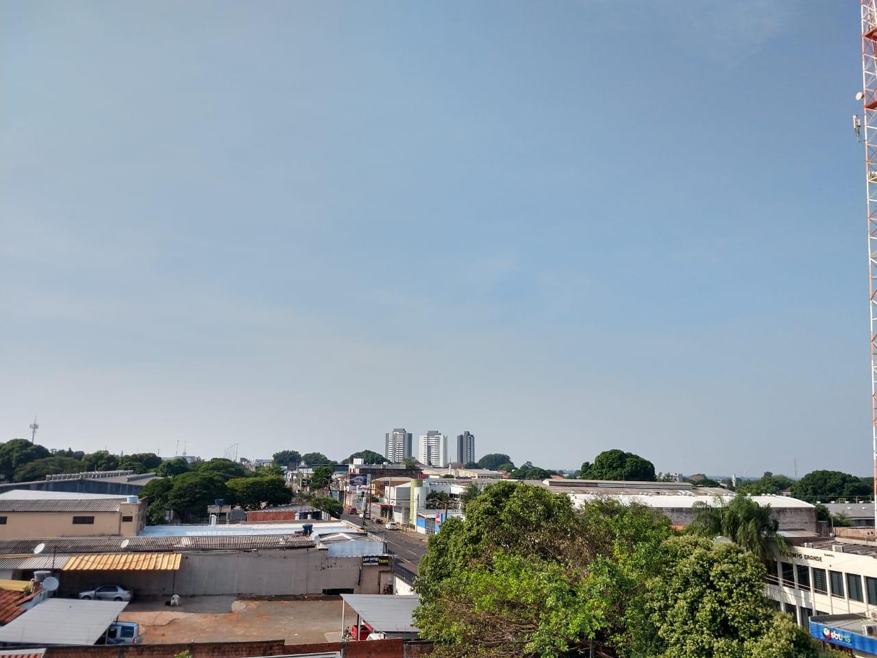 Domingo amanhece com sol mas deve ter chuvas isoladas