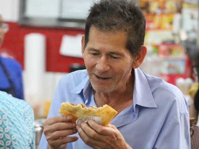 Preço dos pastéis faz público comer só o tradicional em festival no Mercadão
