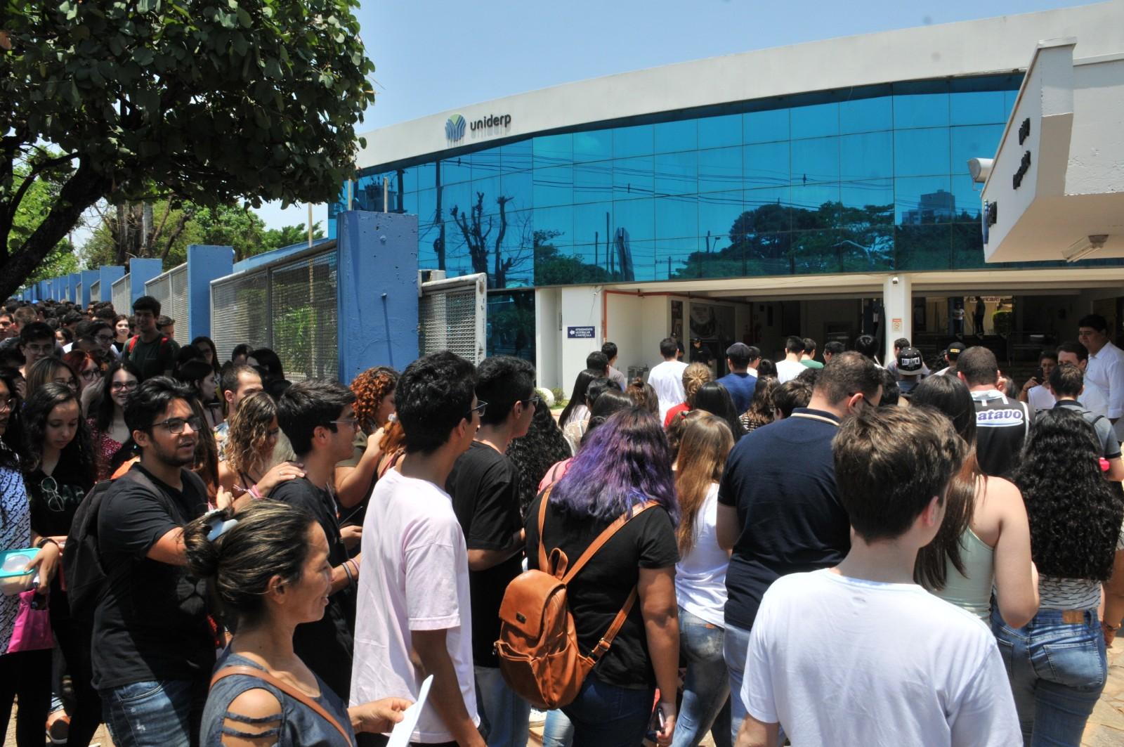 No 2º dia do Enem, inscritos enfrentam a matemática