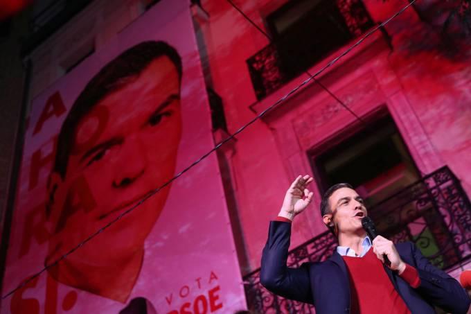 Socialistas ganham eleição na Espanha, mas sem maioria para formar governo
