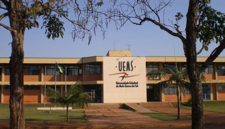 UEMS anuncia inscrições para iniciação científica