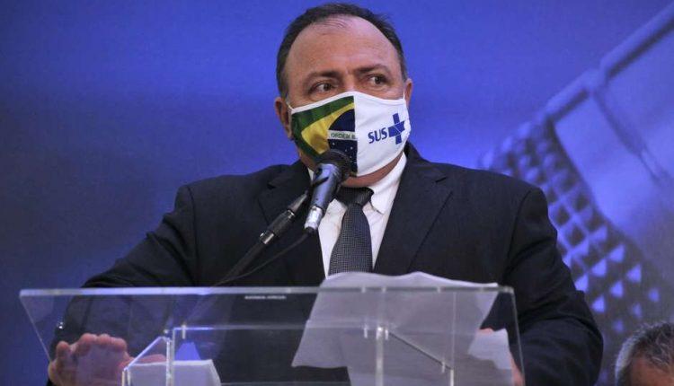 Pazuello diz que vacinas contra corona devem chegar sábado no Brasil