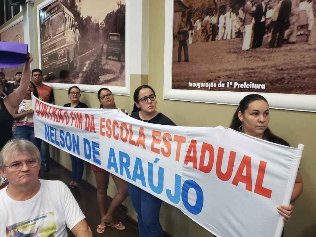 Professores de Dourados afirmam que troca de escola por salas do 6º ao 9º ano é prejudicial ao município