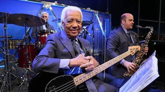 Bira, músico do programa do Jô Soares, sofre AVC e está internado
