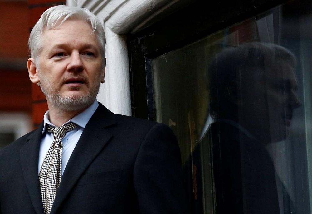 Equador concede cidadania a Assange