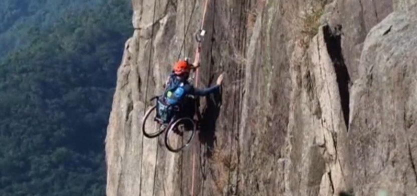 Paraplégico escala montanha de 495 metros