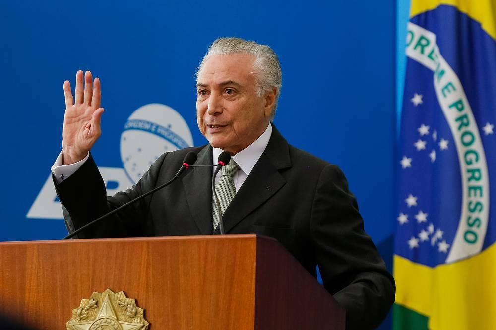 Temer negocia mudanças mais brandas