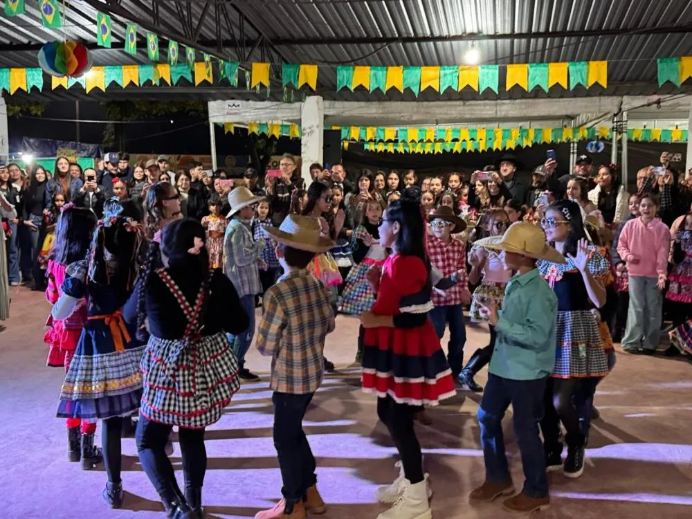 Festa Julina das escolas municipais reúne famílias e movimenta comunidade em Caracol