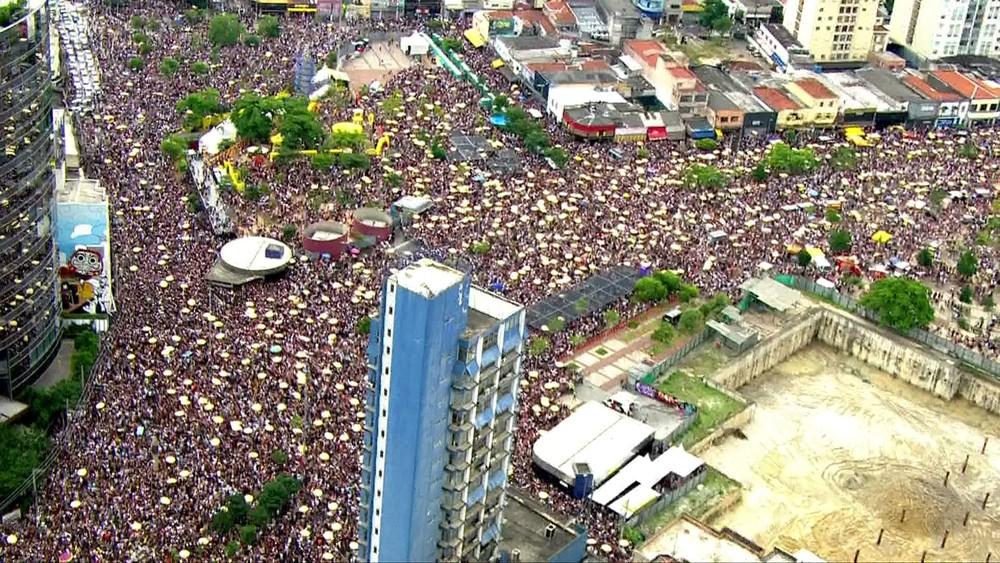 Primeiro dia de pré-carnaval em SP reúne 2 milhões de foliões
