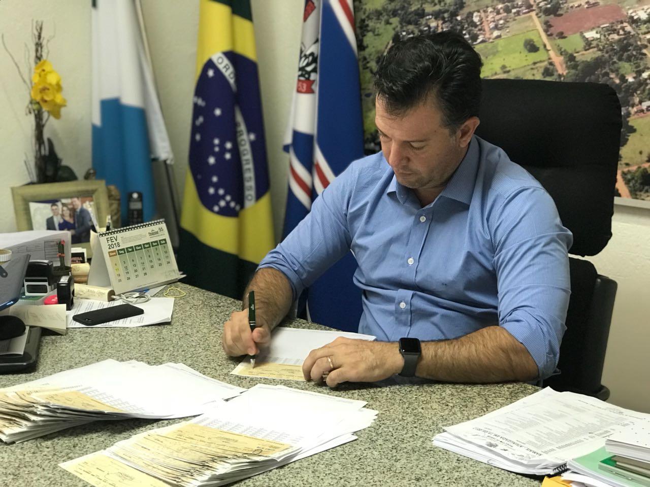 Prefeito Guilherme Monteiro anuncia pagamento de rescisões correspondentes ao período de 2014 a 2016