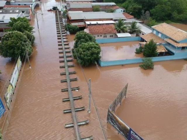 Reinaldo se reúne com prefeitos de cidades afetadas por chuvas e cheias