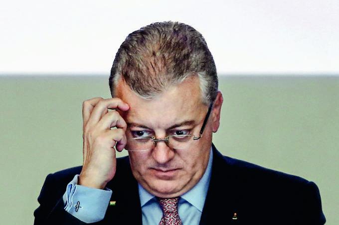 Moro condena ex-presidente da Petrobras