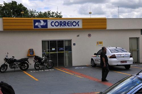 Funcionários dos Correios paralisam nesta segunda