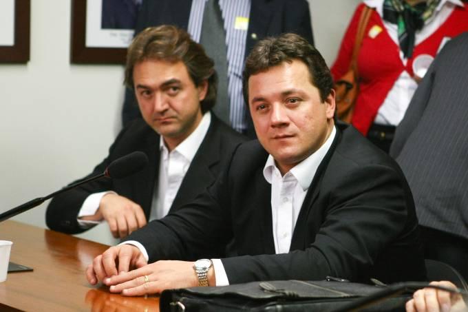 Livres, irmãos Batista estão proibidos de se falar