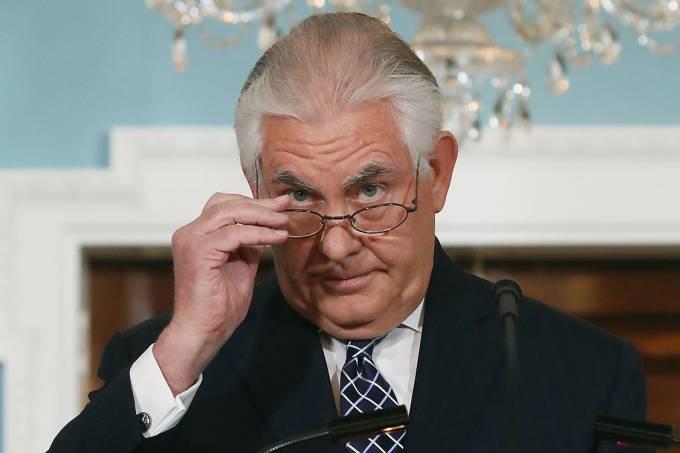Trump demite secretário de Estado Rex Tillerson