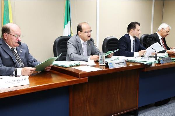 Aprovado projeto de reajuste de 3,04% para servidores