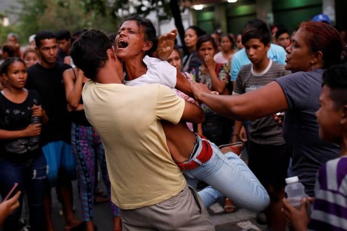 Incêndio deixa 68 mortos em prisão da Venezuela