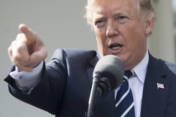Trump alerta Rússia para mísseis na Síria