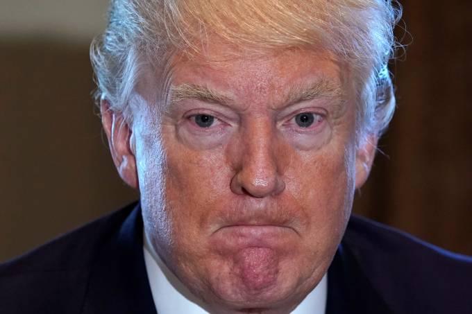 Donald Trump anuncia ataques aéreos na Síria